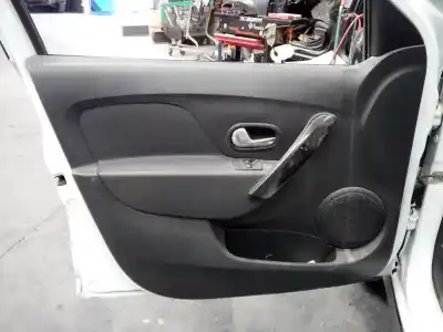 Peça sobressalente para automóvel em segunda mão forra / revestimento da porta dianteira esquerda por dacia sandero stepway comfort referências oem iam 
