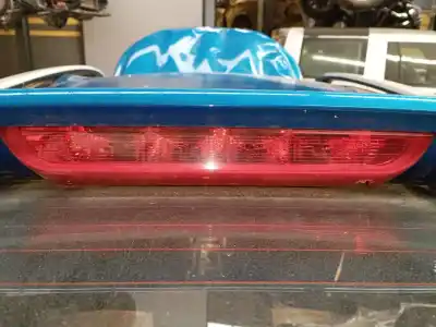 Автозапчасти б/у центральный стоп-сигнал за kia stonic (yb) 1.0 t-gdi ссылки oem iam 