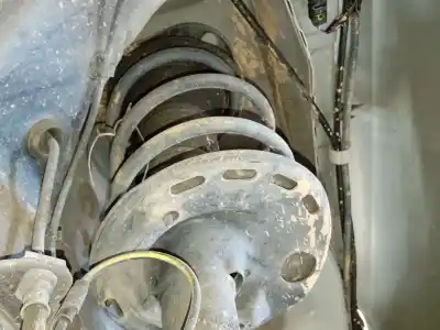 Tweedehands auto-onderdeel schokbreker rechts voor voor toyota auris (_e18_) 1.4 d-4d (nde180_) oem iam-referenties 