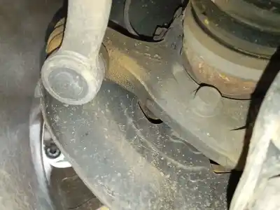 Tweedehands auto-onderdeel knokkel links voor voor toyota auris (_e18_) 1.4 d-4d (nde180_) oem iam-referenties 