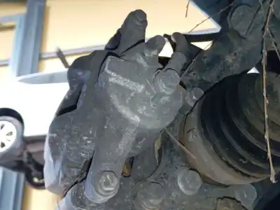 Tweedehands auto-onderdeel rechts voor remklauw voor toyota auris (_e18_) 1.4 d-4d (nde180_) oem iam-referenties 