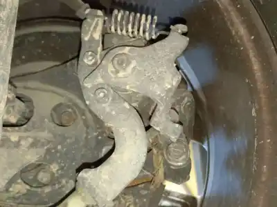 Tweedehands auto-onderdeel rechts achter remklauw voor toyota auris (_e18_) 1.4 d-4d (nde180_) oem iam-referenties 