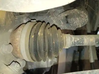 Tweedehands auto-onderdeel transmissie links voor voor toyota auris (_e18_) 1.4 d-4d (nde180_) oem iam-referenties 