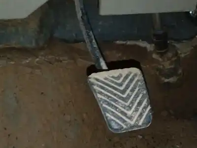 Tweedehands auto-onderdeel koppelingspedaal voor hyundai santa fé ii (cm) 2.2 crdi gls 4x4 oem iam-referenties 