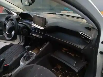 Peça sobressalente para automóvel em segunda mão TABLIER por PEUGEOT 208 II (UB_, UP_, UW_, UJ_) 1.5 BLUEHDI 100 Referências OEM IAM   