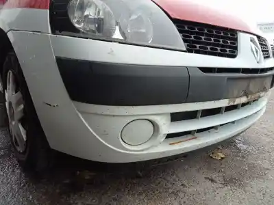 Автозапчастина б/у передній бампер для renault clio ii fase ii (b/cb0) d7f746 посилання на oem iam   