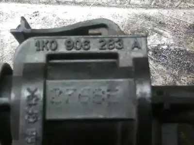 Pezzo di ricambio per auto di seconda mano valvola egr per audi a3 (8l) 1.9 tdi attraction riferimenti oem iam 1k0906283a  