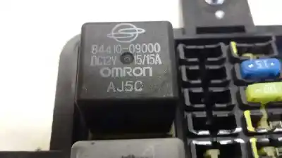 Pezzo di ricambio per auto di seconda mano scatola relè/fusibili per ssangyong kyron 2.7 turbodiesel cat (euro 4) riferimenti oem iam 84410  09000