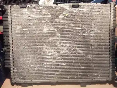 Pièce détachée automobile d'occasion RADIATEUR D'EAU pour MERCEDES-BENZ CLASE E (W210) BERLINA DIESEL  Références OEM IAM A2105005803  