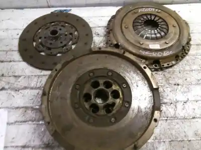 Second-hand car spare part clutch kit for opel insignia berlina cosmo oem iam references 55557846  221878003907