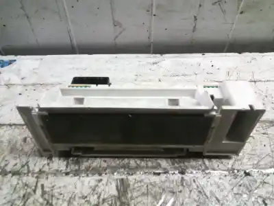 Second-hand car spare part multifunction display for renault clio iii 2.0 16v oem iam references 216751791  8200307273