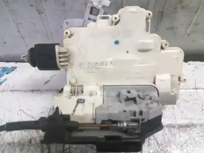 İkinci el araba yedek parçası SOL ÖN KAPI KILIDI için VOLKSWAGEN PASSAT VARIANT (3C5)  OEM IAM referansları 3C4839015A  