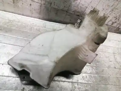 Second-hand car spare part windscreen washer bottle for bmw serie 3 coupe (e46) 318 ci oem iam references 61667007970  