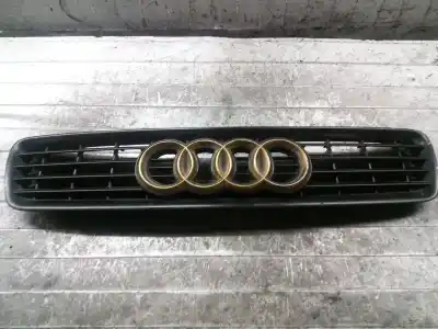 Автозапчасти б/у ПЕРЕДНЯЯ РЕШЕТКА за AUDI A4 AVANT (B5)  ссылки OEM IAM 8D0853651R  