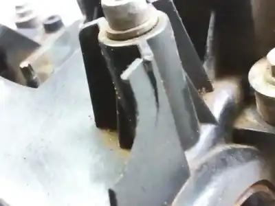 Pezzo di ricambio per auto di seconda mano coperchio bilanciere per bmw x3 (e83) 2.0 16v diesel cat riferimenti oem iam 137122469970  