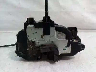 Second-hand car spare part left front door lock for renault clio iii authentique oem iam references   