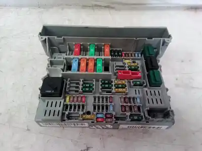 Peça sobressalente para automóvel em segunda mão caixa de fusíveis e relés por bmw serie 1 berlina (e81/e87) 120i referências oem iam 10688710