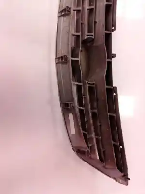 Автозапчастина б/у передня решіта для kia carens 2.0 crdi lx monovolumen посилання на oem iam ok2ef50710 ok2ef50710 ok2ef50710