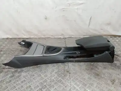 Peça sobressalente para automóvel em segunda mão apoio de braço consola central por bmw serie 1 berlina (e81/e87) 120i referências oem iam 22167210