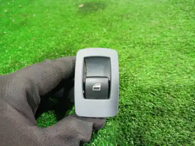Second-hand car spare part rear left power window switch for bmw serie 1 berlina (e81/e87) 118d oem iam references 15979800