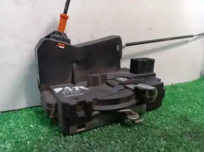 Second-hand car spare part left front door lock for opel combo cargo oem iam references 13203899 13104263g 13203899