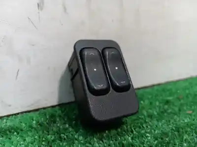 Second-hand car spare part left front power window switch for opel combo cargo oem iam references 13363202 13363202 13363202