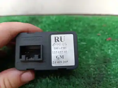 Second-hand car spare part left front power window switch for opel combo cargo oem iam references 13363202 13363202 13363202