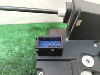 Second-hand car spare part front right door lock for opel combo cargo oem iam references 13154792 13104264g 13154792