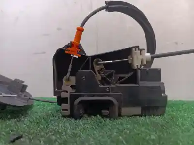 Second-hand car spare part front right door lock for opel combo cargo oem iam references 13154792 13104264g 13154792