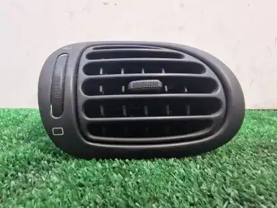 Pièce détachée automobile d'occasion grille d'aération pour peugeot 206 berlina 1.4 références oem iam 9632184877 9632184877 9632184877