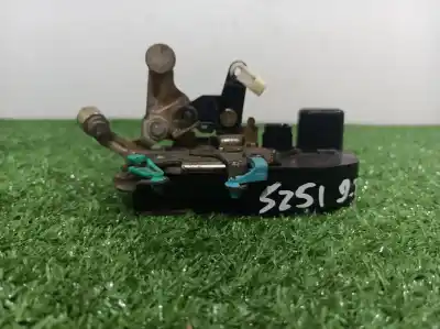 Second-hand car spare part left front door lock for chrysler grand voyager limited oem iam references 