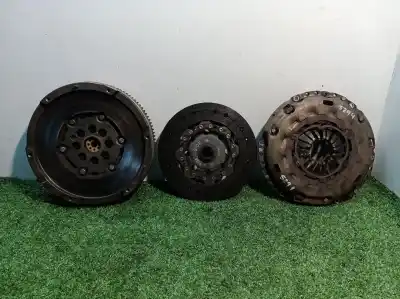 Pezzo di ricambio per auto di seconda mano kit frizione per kia cee´d emotion riferimenti oem iam 4110024720