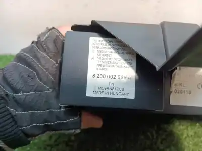 Pezzo di ricambio per auto di seconda mano impianto audio / radio cd per renault clio ii fase ii (b/cb0) base authentique riferimenti oem iam 8200002589a mc9rn81zcb 8200002589a