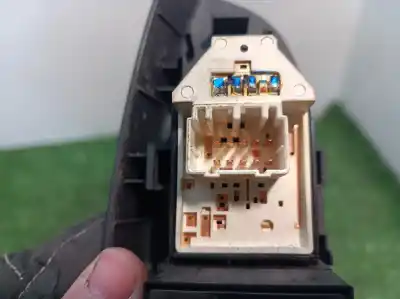 Second-hand car spare part left front power window switch for kia cee´d emotion oem iam references 36949k 36949k 36949k