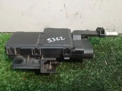 Pezzo di ricambio per auto di seconda mano scatola relè/fusibili per bmw serie 7 (e65/e66) 6.0 cat riferimenti oem iam 61138387568 10688710 61138387568