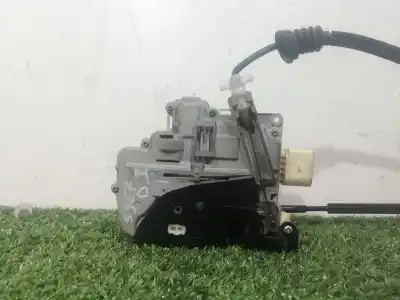 Pezzo di ricambio per auto di seconda mano serratura porta anteriore sinistra per volkswagen passat berlina (3c2) advance riferimenti oem iam cz3c1837015a