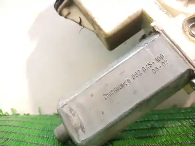 Second-hand car spare part driver left window regulator for toyota corolla (_e12_) 1.4 d (nde120_) oem iam references 992045100 69820 992045100