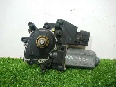 Pièce détachée automobile d'occasion MOTEUR LÈVE VITRE AVANT DROIT pour AUDI A3 (8L)  Références OEM IAM 119024113 05071940 119024113