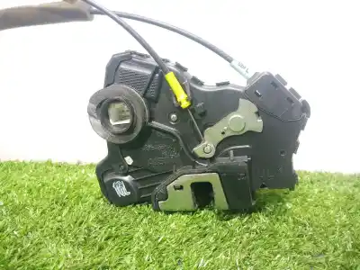 Second-hand car spare part rear left door lock for toyota corolla (_e12_) 1.4 d (nde120_) oem iam references 50594a1 50594a1 50594a1