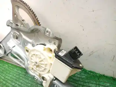 Second-hand car spare part right front power window switch for toyota corolla (_e12_) 1.4 d (nde120_) oem iam references 992046100 6981002130 992046100