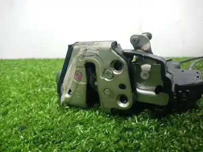 Second-hand car spare part rear right door lock for toyota corolla (_e12_) 1.4 d (nde120_) oem iam references   