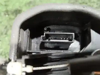 Peça sobressalente para automóvel em segunda mão fechadura da porta dianteira direita por bmw 1 (e81) 120 d referências oem iam 7202146 a046998 7202146