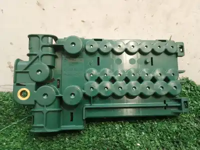 Pezzo di ricambio per auto di seconda mano Scatola Relè/fusibili per BMW 5 (E39) 523 i Riferimenti OEM IAM 61138370641 61138367768 5518361