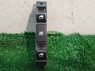 Pièce détachée automobile d'occasion COMMANDE DE LÈVE VITRE AVANT GAUCHE pour BMW 3 (E46)  Références OEM IAM 61318381518 03120010 61318381518