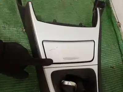 Peça sobressalente para automóvel em segunda mão apoio de braço consola central por bmw 1 (e81) 120 d referências oem iam 7122225 7122225 7122225