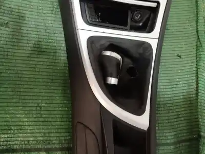 Peça sobressalente para automóvel em segunda mão apoio de braço consola central por bmw 1 (e81) 120 d referências oem iam 7122225 7122225 7122225