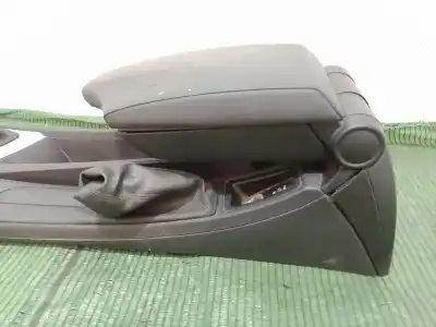 Peça sobressalente para automóvel em segunda mão apoio de braço consola central por bmw 1 (e81) 120 d referências oem iam 7122225 7122225 7122225