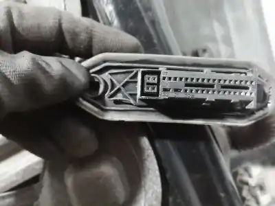 Peça sobressalente para automóvel em segunda mão porta da frente esquerda por bmw 1 (e81) 120 d referências oem iam   