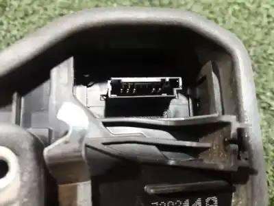 Second-hand car spare part left front door lock for bmw 1 (e81) 120 d oem iam references a046998 7202149 a046998