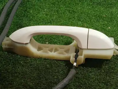 Автозапчастина б/у замок заднього правого дверя для ssangyong tivoli 1.6 посилання на oem iam 7132035001 7132035001 7132035001